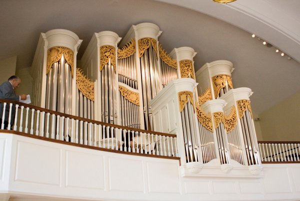 organ-from-side-lg